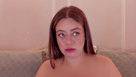 Snapshot of sarah_bonneth chatting on 07-08-26, 11:58 Sarah Bonneth online show from 07-08-26, 11:58