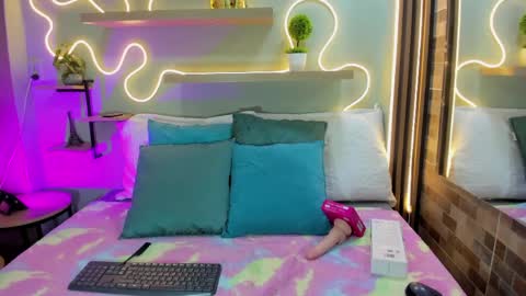 Sara online show from 04-10-26, 12:49