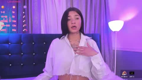 Snapshot of sarah_curtis chatting on 09-30-25, 09:53 Sarah online show from 09-30-25, 09:53