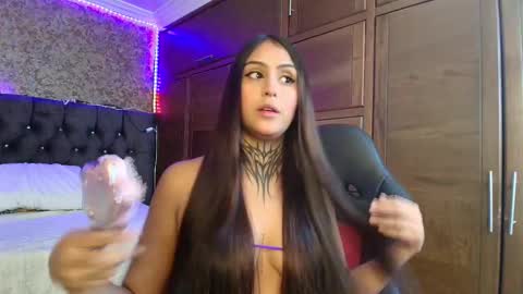 Snapshot of sarah_escobarr_ chatting on 02-11-26, 11:48 Sarah online show from 02-11-26, 11:48