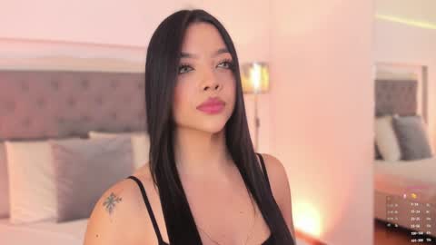 Snapshot of sarah_hiill chatting on 01-30-25, 07:37 online show from 01-30-25, 07:37