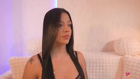 Snapshot of sarah_hiill chatting on 02-17-25, 07:10 online show from 02-17-25, 07:10