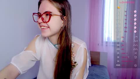 Snapshot of sarah_hs chatting on 02-05-26, 03:44 Sarah online show from 02-05-26, 03:44