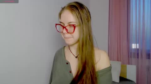 Snapshot of sarah_hs chatting on 03-14-26, 01:05 Sarah online show from 03-14-26, 01:05