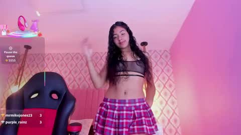 Snapshot of sarah_keys chatting on 09-30-25, 03:22 SARAH KEYS online show from 09-30-25, 03:22