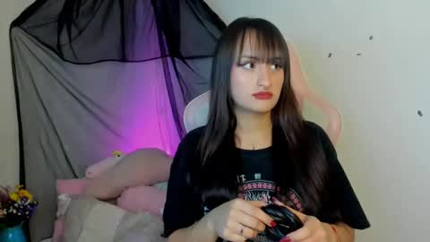 Sarah Ramirez online show from 01-06-25, 03:31