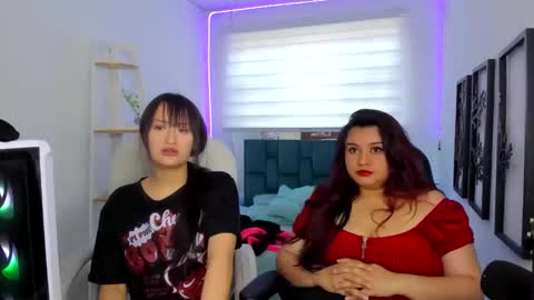 Sarah Ramirez online show from 11-22-25, 08:19