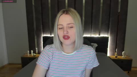 Snapshot of sarah_soul chatting on 12-29-24, 01:13 Sarah online show from 12-29-24, 01:13