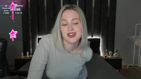 Snapshot of sarah_soul chatting on 01-24-25, 12:42 Sarah online show from 01-24-25, 12:42