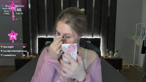 Snapshot of sarah_soul chatting on 01-24-25, 03:43 Sarah online show from 01-24-25, 03:43