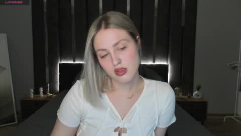 Snapshot of sarah_soul chatting on 02-05-25, 12:53 Sarah online show from 02-05-25, 12:53