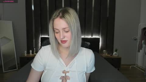 Snapshot of sarah_soul chatting on 02-05-25, 03:55 Sarah online show from 02-05-25, 03:55