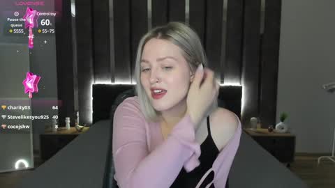 Snapshot of sarah_soul chatting on 02-07-25, 03:45 Sarah online show from 02-07-25, 03:45