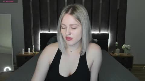 Snapshot of sarah_soul chatting on 02-11-25, 12:59 Sarah online show from 02-11-25, 12:59