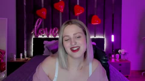 Snapshot of sarah_soul chatting on 02-15-25, 12:59 Sarah online show from 02-15-25, 12:59