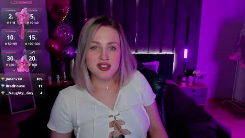 Snapshot of sarah_soul chatting on 03-06-25, 04:08 Sarah online show from 03-06-25, 04:08