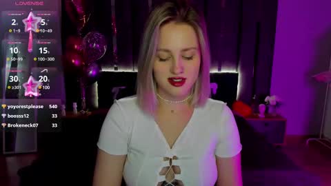 Snapshot of sarah_soul chatting on 03-08-25, 04:12 Sarah online show from 03-08-25, 04:12