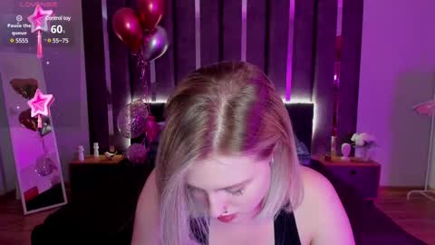 Snapshot of sarah_soul chatting on 03-12-25, 01:03 Sarah online show from 03-12-25, 01:03