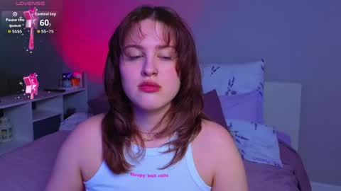Snapshot of sarah_soul chatting on 05-04-26, 11:23 Sarah online show from 05-04-26, 11:23