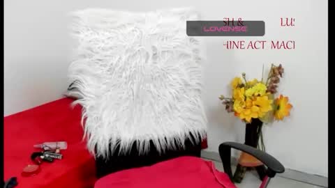 Snapshot of sarah_sweett chatting on 05-07-26, 10:42 Sarah online show from 05-07-26, 10:42