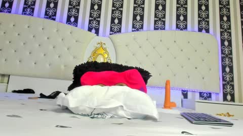 Sarah online show from 01-29-25, 02:19