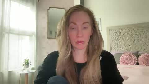 Sarah online show from 04-25-26, 05:54