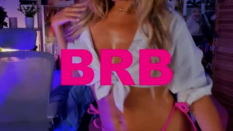 Snapshot of sarahholly chatting on 01-27-25, 11:00 Divine Sarah NONUDE model online show from 01-27-25, 11:00