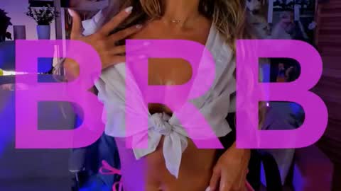 Snapshot of sarahholly chatting on 12-18-25, 11:16 Divine Sarah NONUDE model online show from 12-18-25, 11:16