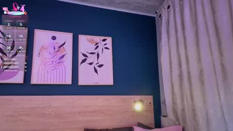 Snapshot of sarahmiler_ chatting on 02-06-26, 11:24 Sarah online show from 02-06-26, 11:24