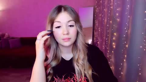 Sarah online show from 03-12-25, 06:44