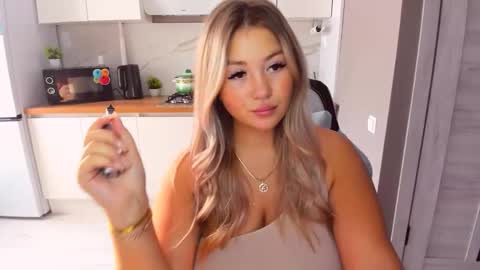 Sarah online show from 09-19-25, 12:06