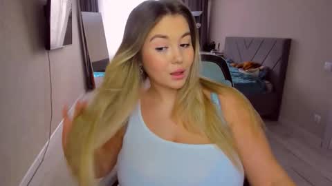 Sarah online show from 03-09-26, 12:53