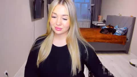 Sarah online show from 04-15-26, 03:52