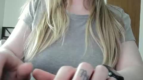 Snapshot of sarahpmummy chatting on 04-03-26, 08:18 Sarah online show from 04-03-26, 08:18