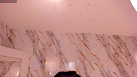 Sarah Rhodes online show from 10-18-25, 11:44