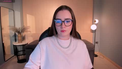 Sarah Rhodes online show from 10-20-25, 11:32