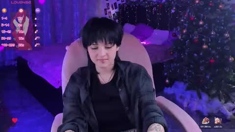 Snapshot of sarahshelby chatting on 12-16-25, 10:31 Sarah online show from 12-16-25, 10:31