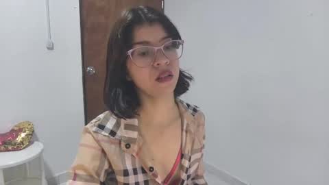 Snapshot of sarahsmitt chatting on 09-27-25, 01:05 Sarah online show from 09-27-25, 01:05