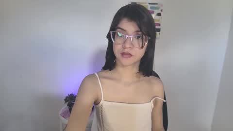 Snapshot of sarahsmitt chatting on 10-02-25, 06:15 Sarah online show from 10-02-25, 06:15