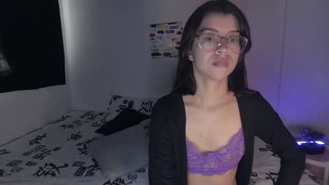 Snapshot of sarahsmitt chatting on 10-08-25, 09:01 Sarah online show from 10-08-25, 09:01