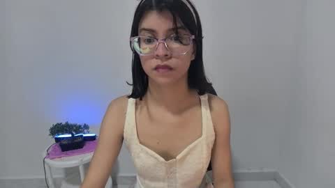 Snapshot of sarahsmitt chatting on 10-10-25, 07:02 Sarah online show from 10-10-25, 07:02