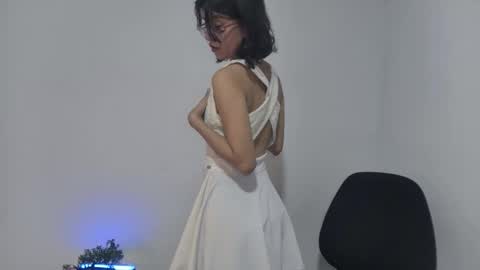 Snapshot of sarahsmitt chatting on 10-14-25, 08:20 Sarah online show from 10-14-25, 08:20