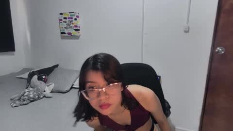 Snapshot of sarahsmitt chatting on 11-06-25, 06:53 Sarah online show from 11-06-25, 06:53