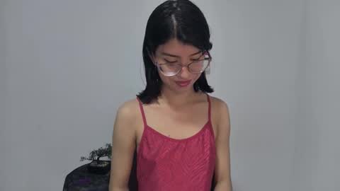 Snapshot of sarahsmitt chatting on 11-30-25, 04:00 Sarah online show from 11-30-25, 04:00