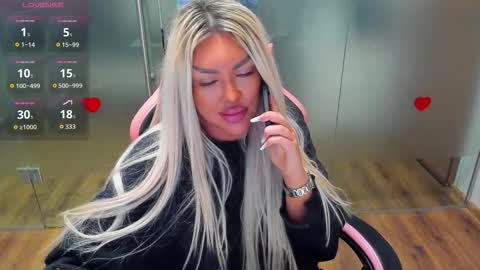 Snapshot of sarahstone_ chatting on 03-05-26, 07:59 Sarah online show from 03-05-26, 07:59