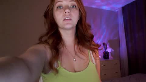 Snapshot of sarahsweetie_ chatting on 12-24-24, 03:58 Sarah online show from 12-24-24, 03:58