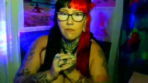 Snapshot of saraht666 chatting on 07-18-26, 08:18 Sarah T online show from 07-18-26, 08:18
