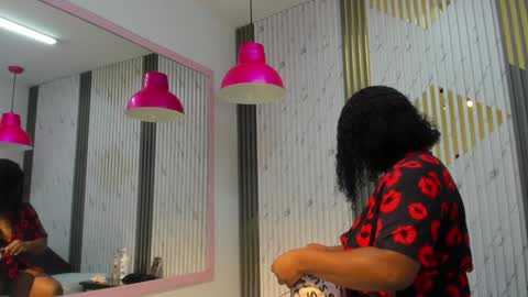 Snapshot of saraievans chatting on 01-09-25, 03:26 Sarai online show from 01-09-25, 03:26