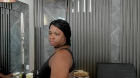 Snapshot of saraievans chatting on 01-15-25, 03:11 Sarai online show from 01-15-25, 03:11