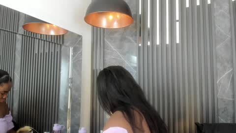 Snapshot of saraievans chatting on 02-09-25, 03:53 Sarai online show from 02-09-25, 03:53
